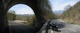 トンネル抜けると